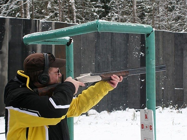 Охотничье ружье на стенде