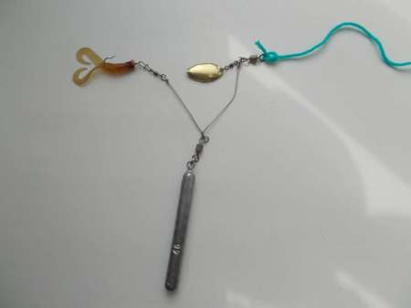 Спиннербейт для ловли по дну на сильном течении