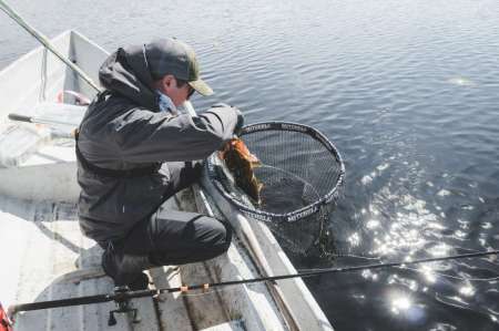 Рыбачим с отцом