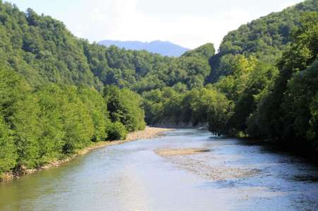 Трудовая рыбалка на горной реке