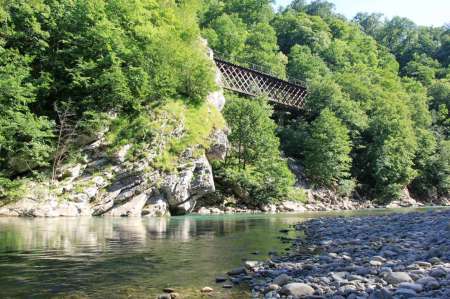Трудовая рыбалка на горной реке